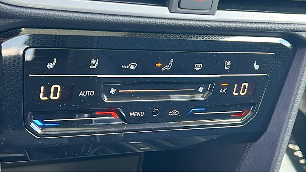 Thumbnail: 2025 Volkswagen Taos - 23