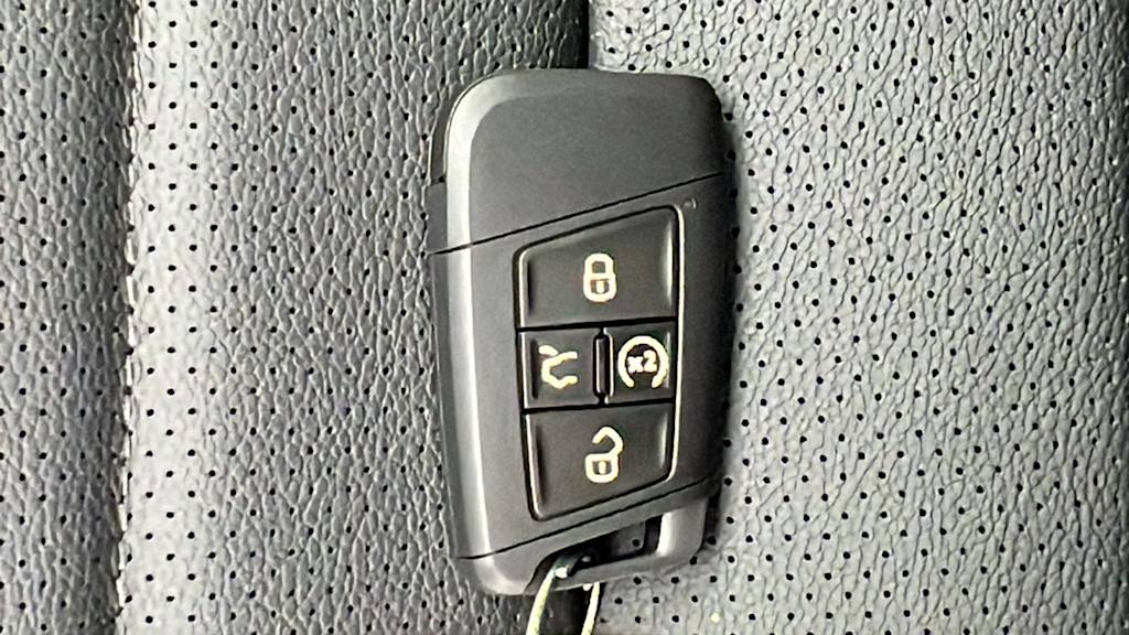 Thumbnail: 2025 Volkswagen Taos - 17