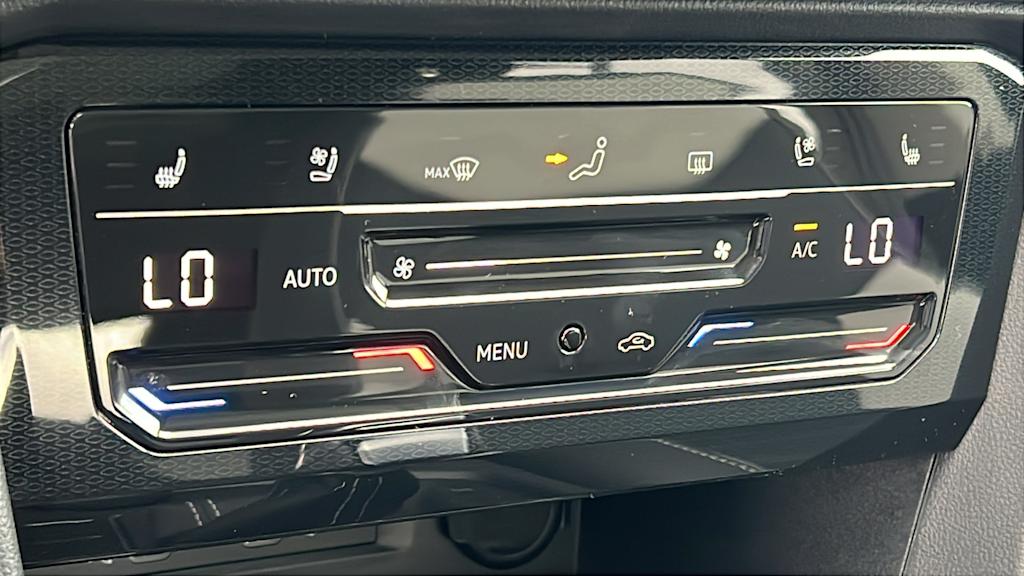 Thumbnail: 2025 Volkswagen Taos - 23