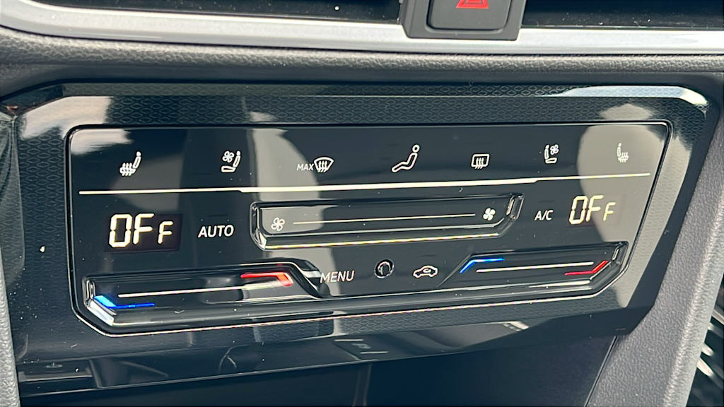 Thumbnail: 2025 Volkswagen Taos - 22