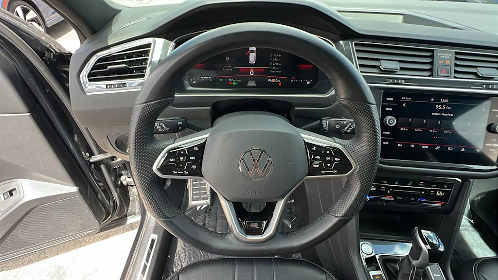 Thumbnail: 2024 Volkswagen Tiguan - 9