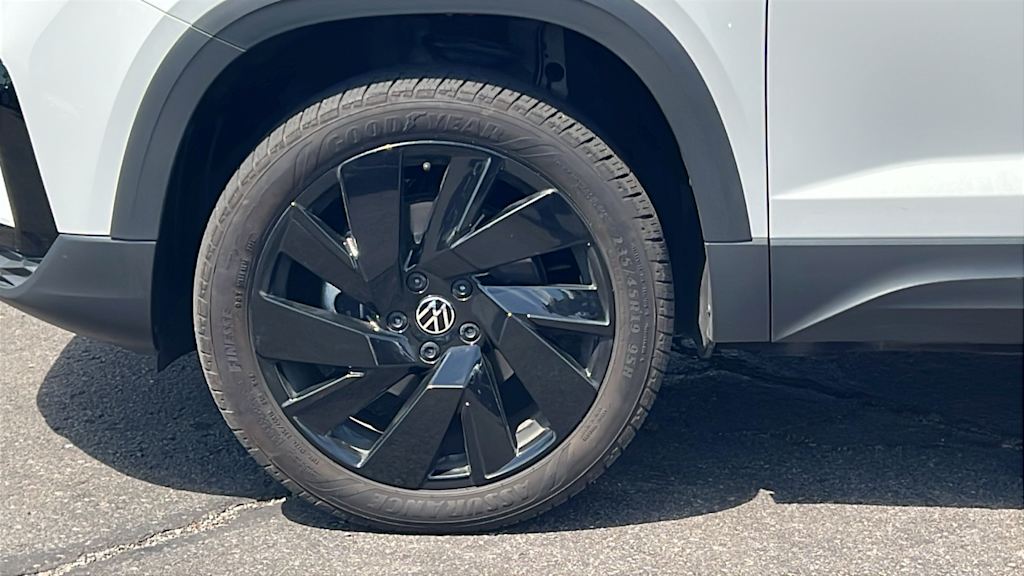 Thumbnail: 2024 Volkswagen Taos - 7