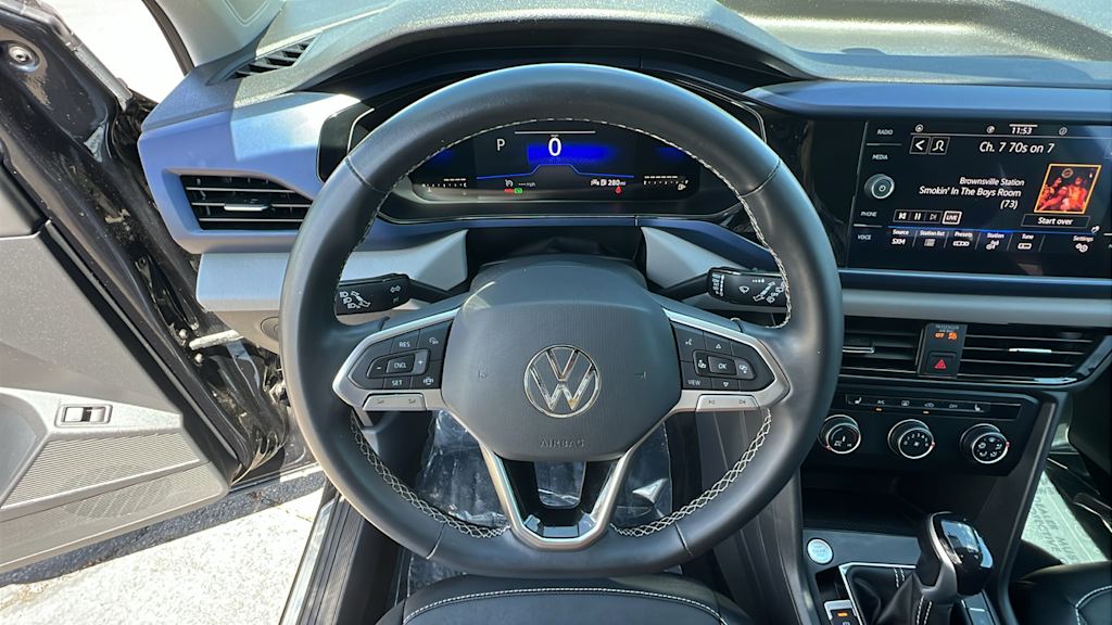 Thumbnail: 2022 Volkswagen Taos - 8