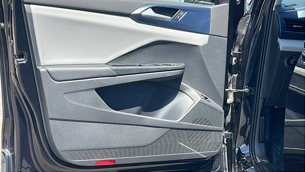 Thumbnail: 2022 Volkswagen Taos - 28