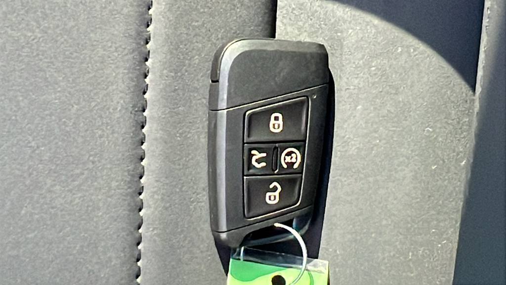 Thumbnail: 2025 Volkswagen Taos - 17