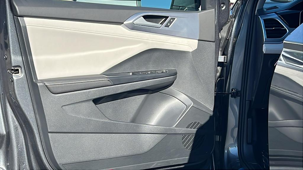 Thumbnail: 2025 Volkswagen Taos - 28