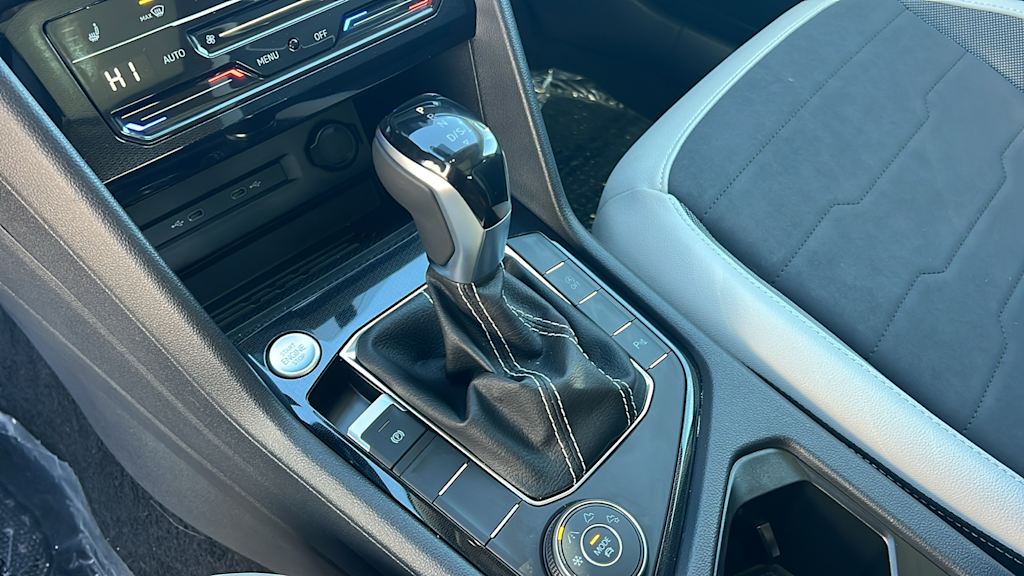 Thumbnail: 2025 Volkswagen Taos - 14