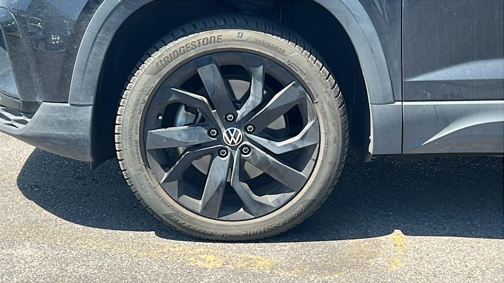 Thumbnail: 2022 Volkswagen Taos - 6