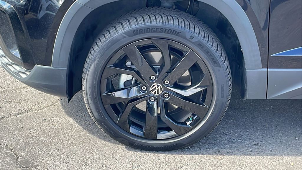Thumbnail: 2022 Volkswagen Taos - 8