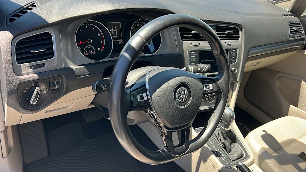 Thumbnail: 2017 Volkswagen Golf - 2