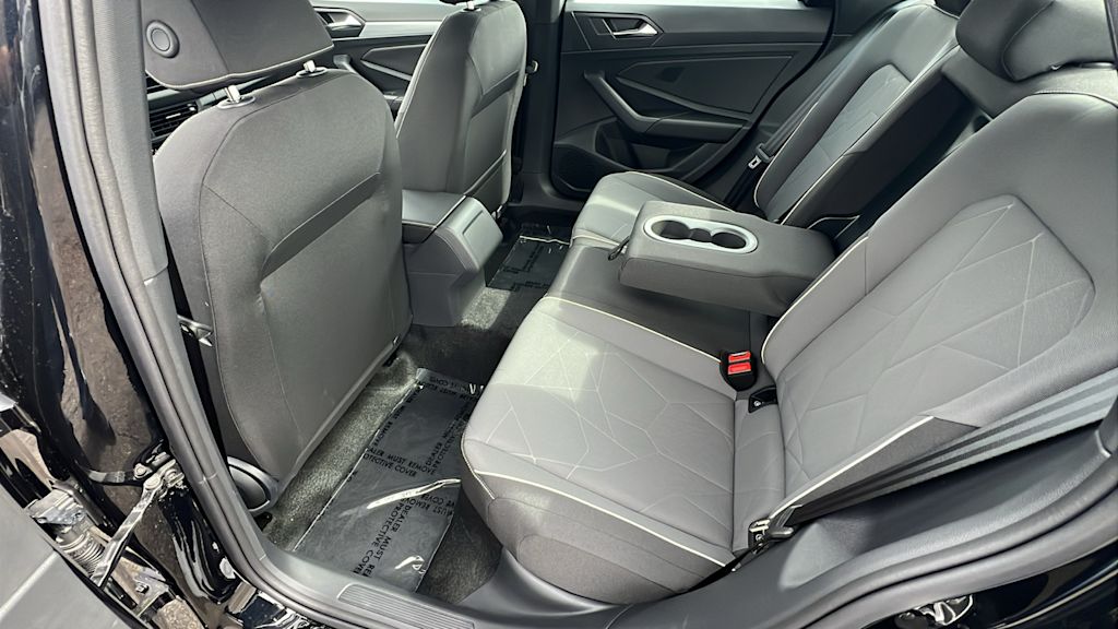 Thumbnail: 2026 Volkswagen Jetta - 12