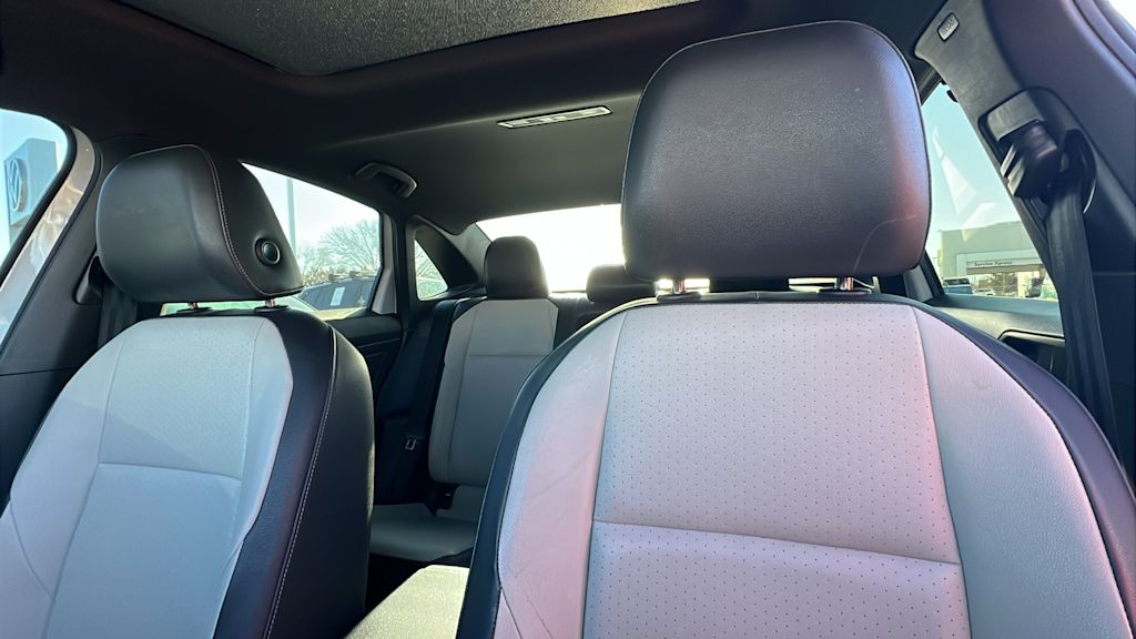 Thumbnail: 2019 Volkswagen Jetta - 9