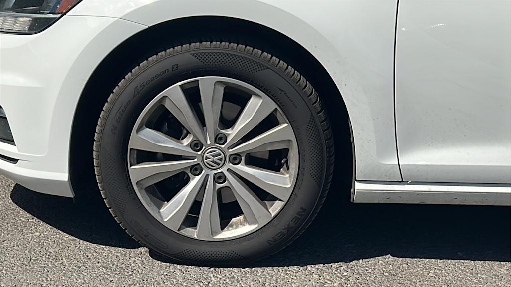 Thumbnail: 2019 Volkswagen Golf - 7