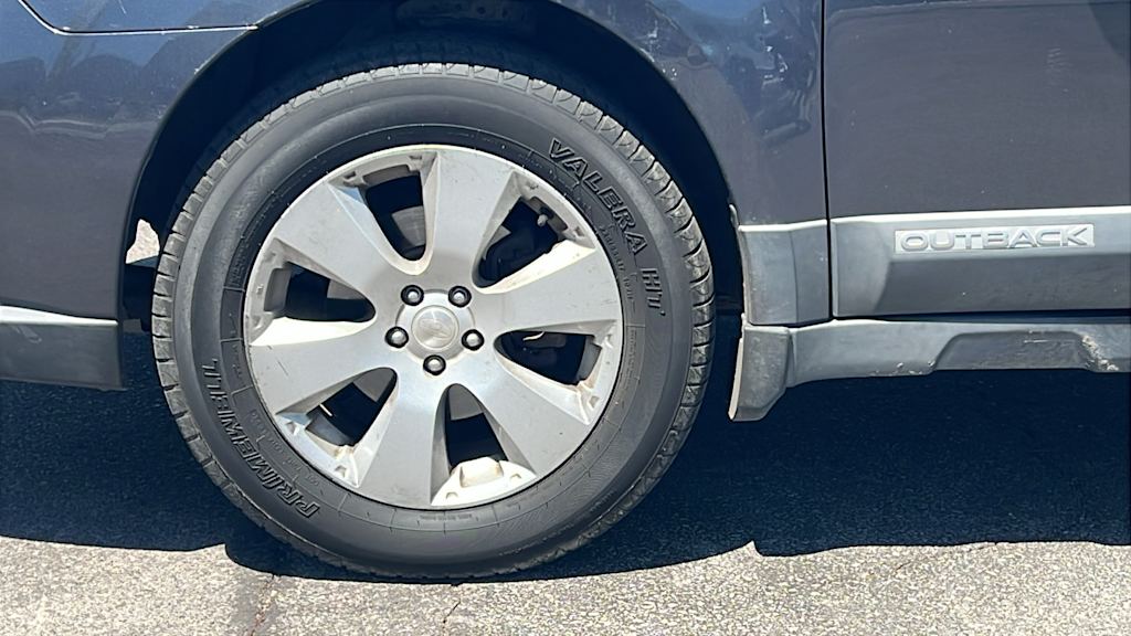 Thumbnail: 2011 Subaru Outback - 7