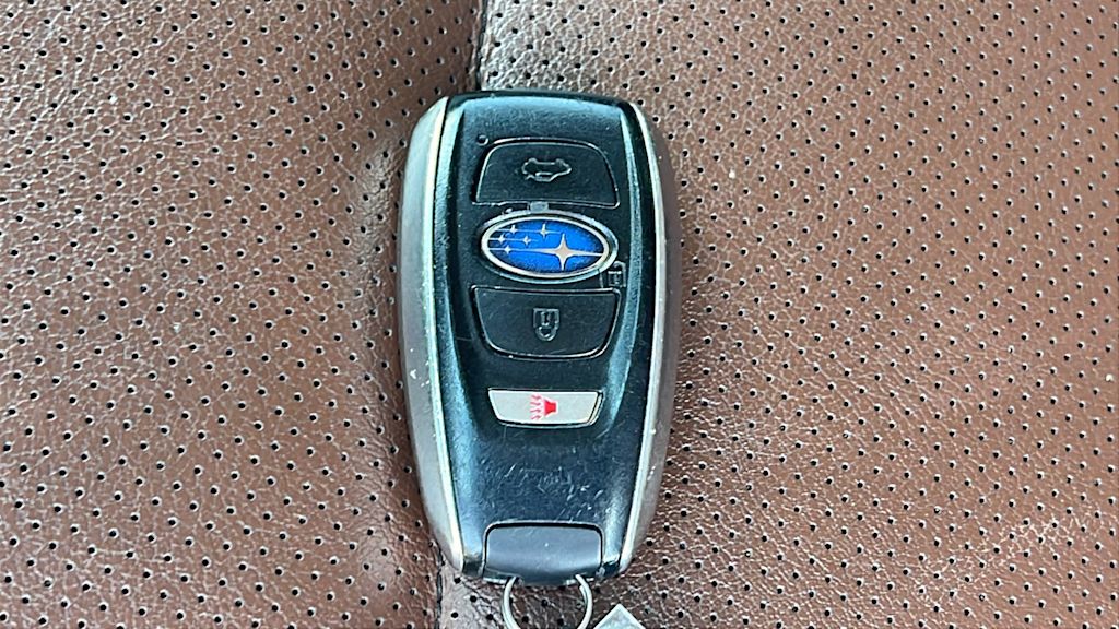 2017 Subaru Outback 3.6R Touring 18