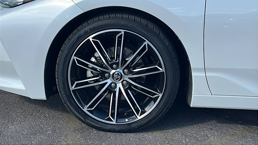 Thumbnail: 2020 Toyota Avalon - 8