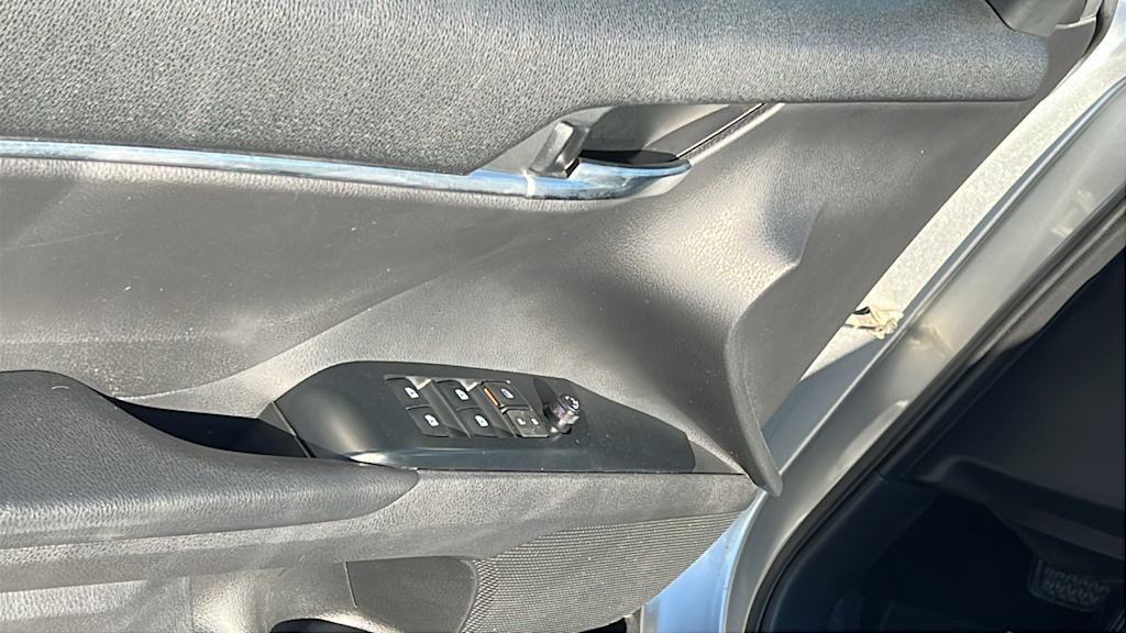 Thumbnail: 2020 Toyota Camry - 28