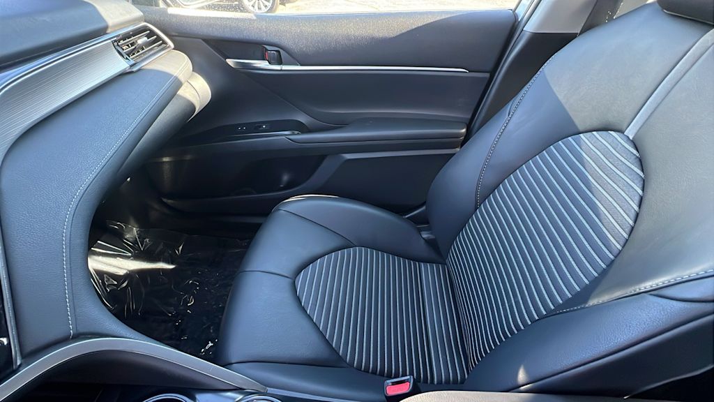 Thumbnail: 2020 Toyota Camry - 11