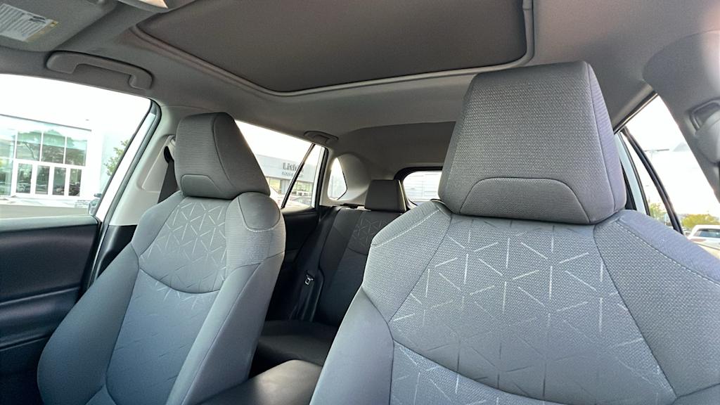 Thumbnail: 2024 Toyota RAV4 - 10