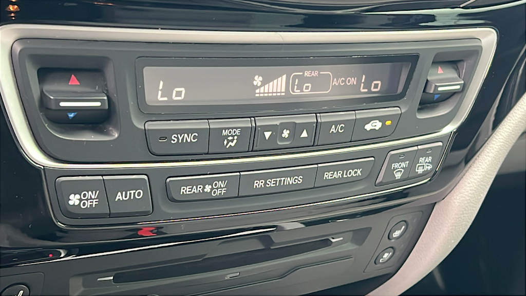 Thumbnail: 2019 Honda Pilot - 14