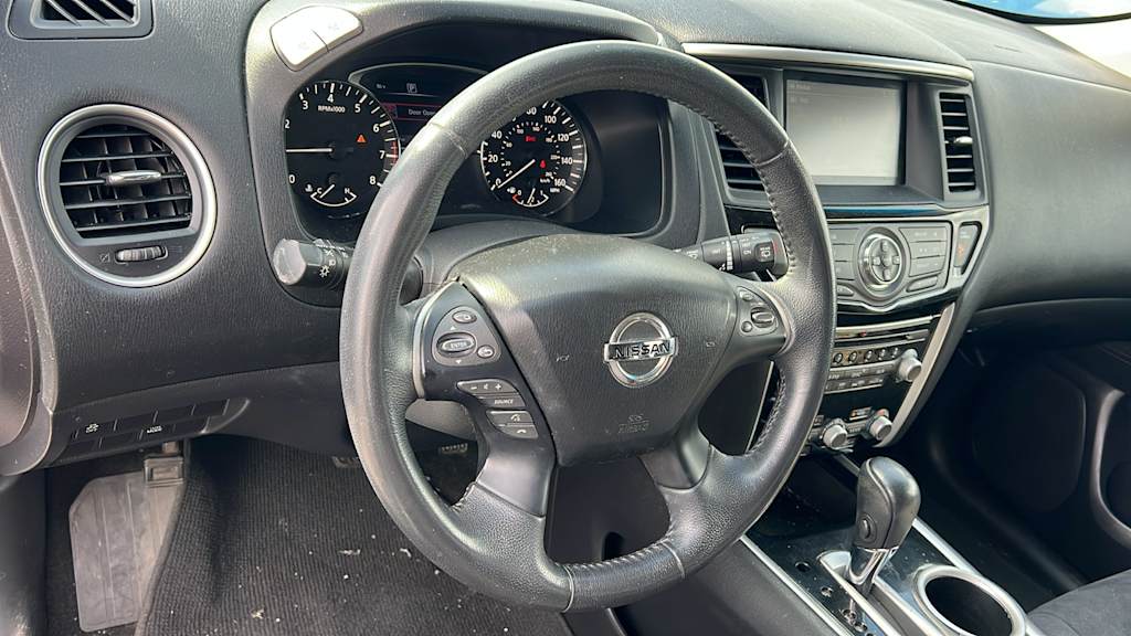 Thumbnail: 2016 Nissan Pathfinder - 2