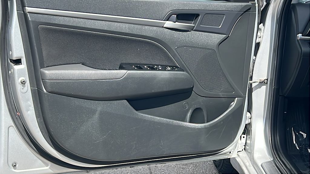 Thumbnail: 2020 Hyundai Elantra - 29