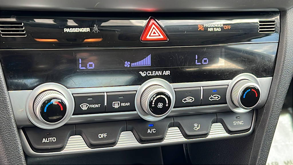 Thumbnail: 2020 Hyundai Elantra - 23