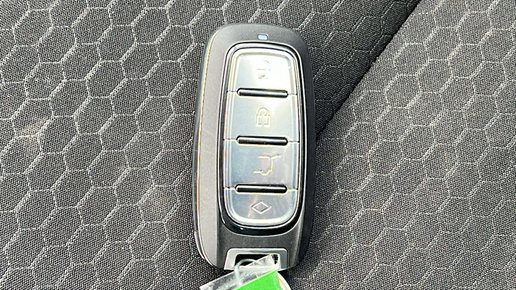 Thumbnail: 2020 Hyundai Elantra - 17