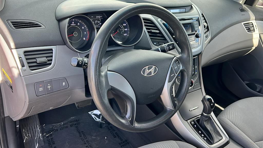 2016 Hyundai Elantra SE 2