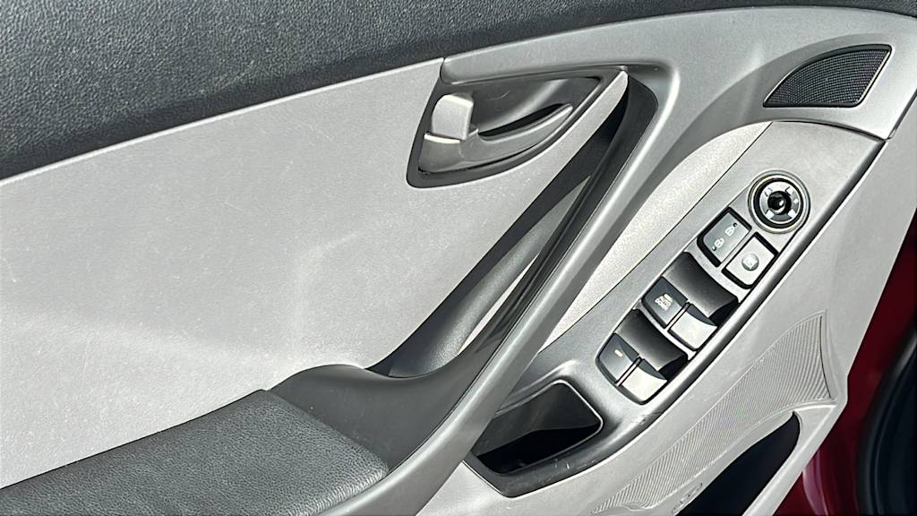 2016 Hyundai Elantra SE 25