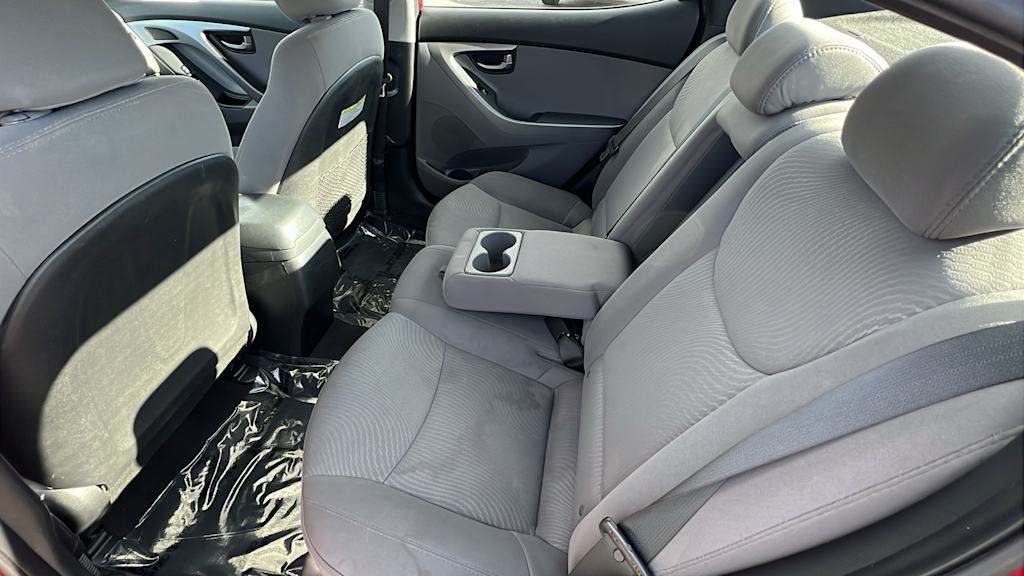 2016 Hyundai Elantra SE 12