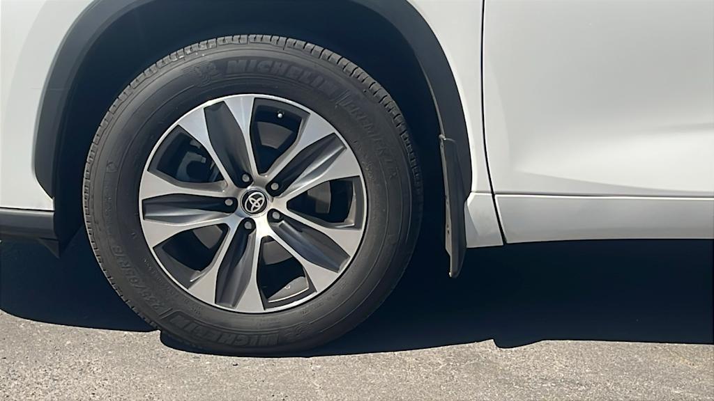 Thumbnail: 2020 Toyota Highlander - 7