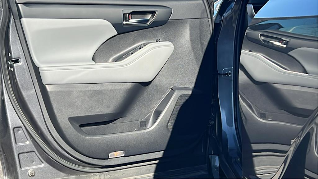 Thumbnail: 2024 Toyota Highlander - 29