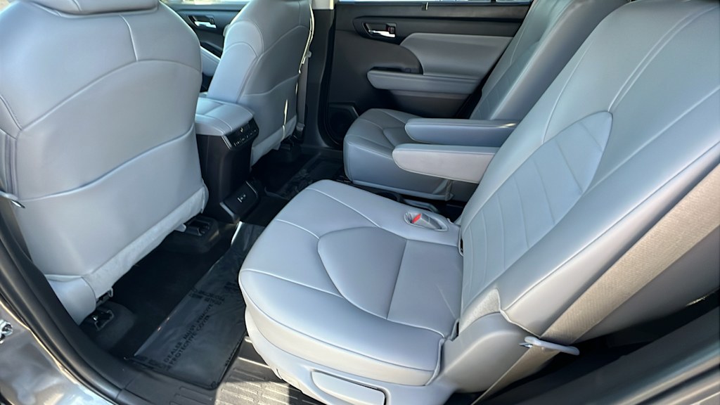 Thumbnail: 2024 Toyota Highlander - 12