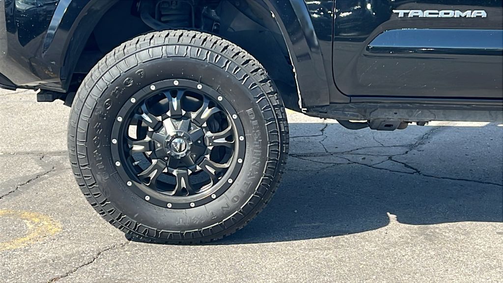 Thumbnail: 2018 Toyota Tacoma - 7