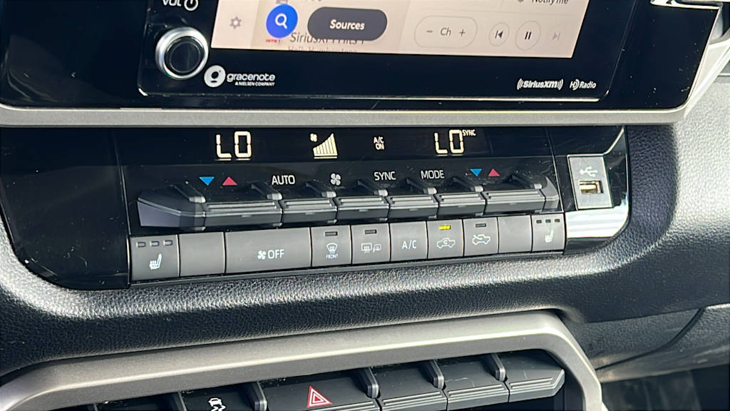 Thumbnail: 2022 Toyota Tundra - 13