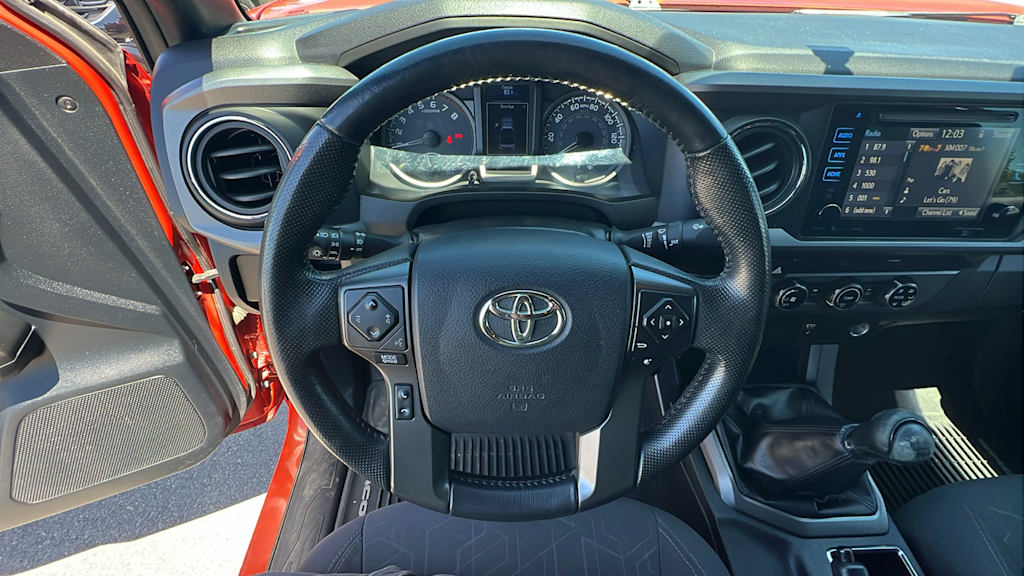 Thumbnail: 2016 Toyota Tacoma - 8