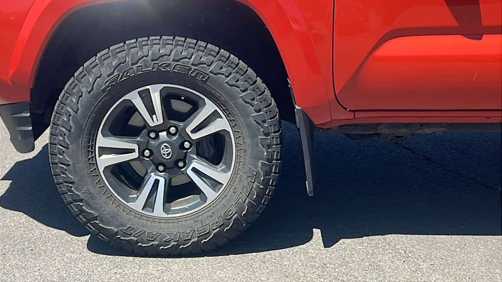 Thumbnail: 2016 Toyota Tacoma - 7
