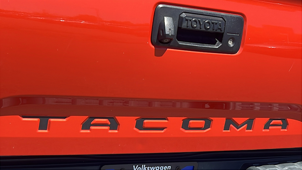 Thumbnail: 2016 Toyota Tacoma - 6