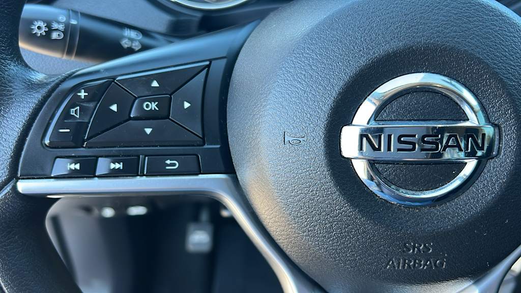 Thumbnail: 2017 Nissan Rogue Sport - 24