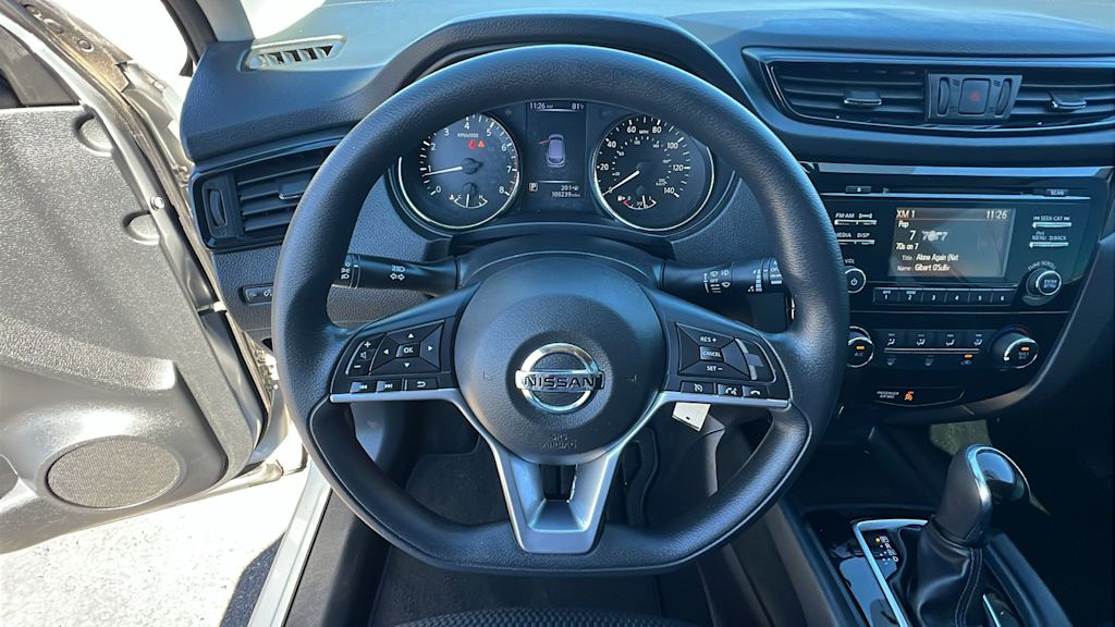 Thumbnail: 2017 Nissan Rogue Sport - 8