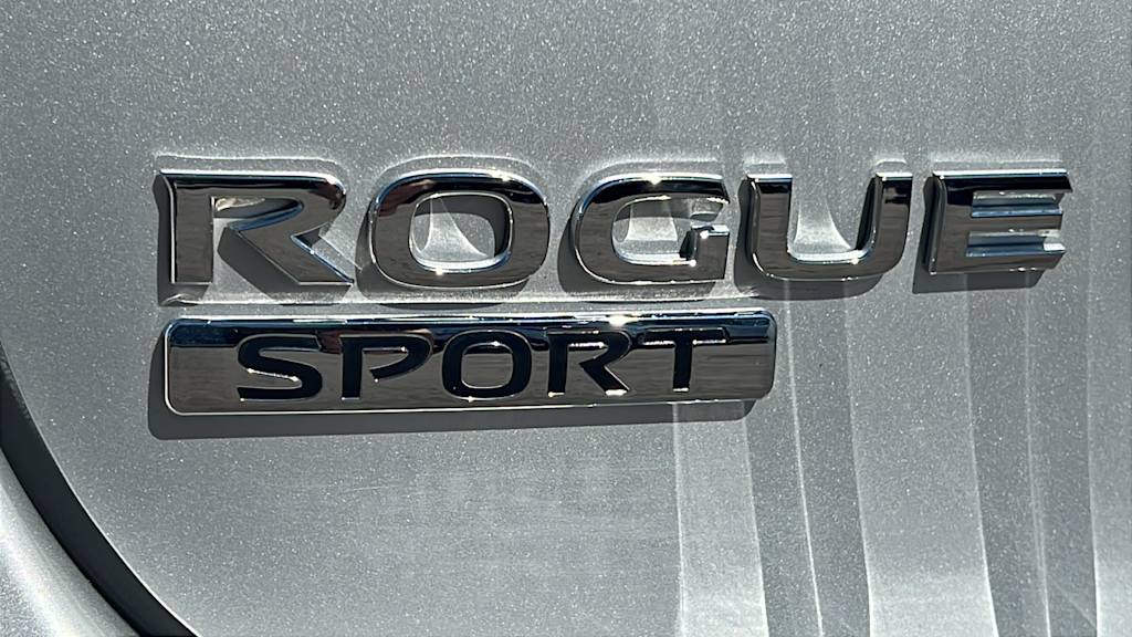 Thumbnail: 2017 Nissan Rogue Sport - 29