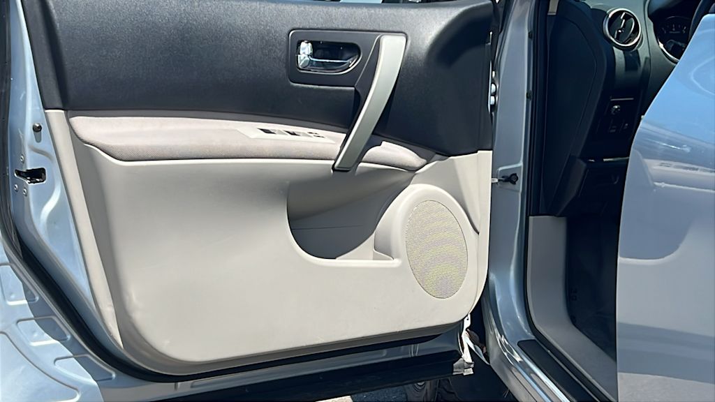 Thumbnail: 2013 Nissan Rogue - 26