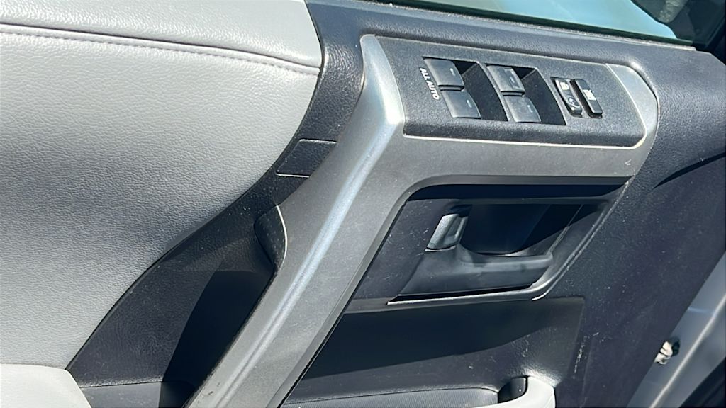 Thumbnail: 2011 Toyota 4Runner - 26