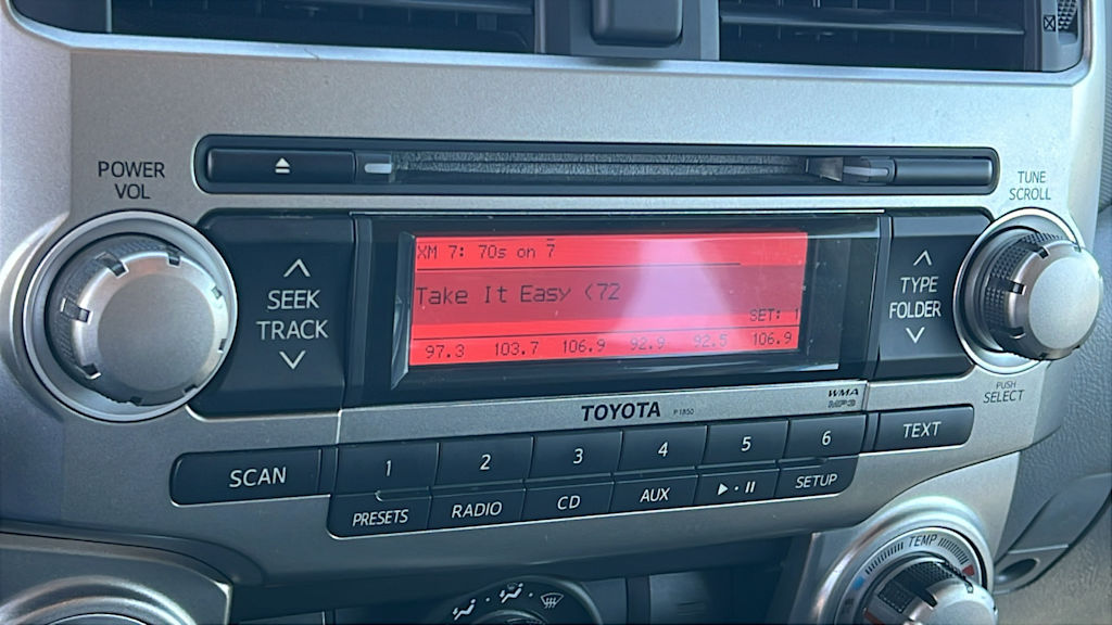 Thumbnail: 2011 Toyota 4Runner - 14