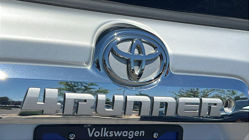 Thumbnail: 2011 Toyota 4Runner - 7