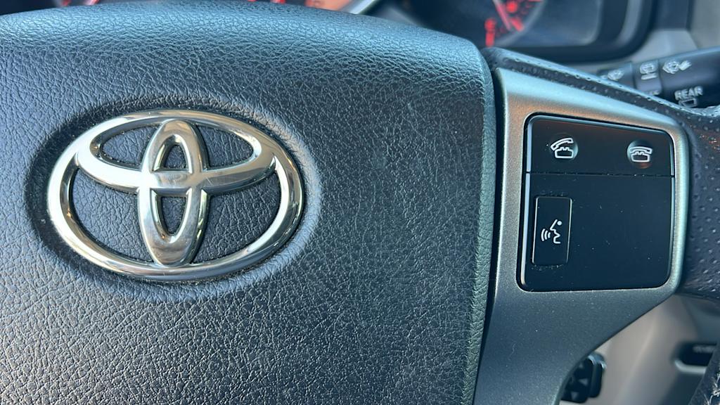 Thumbnail: 2011 Toyota 4Runner - 25