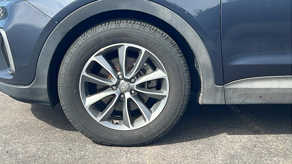 Thumbnail: 2017 Hyundai Santa Fe - 6