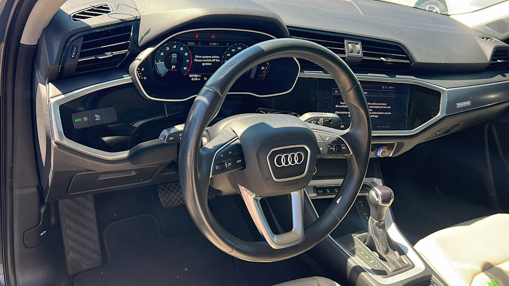 Thumbnail: 2022 Audi Q3 - 2