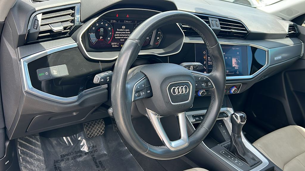 Thumbnail: 2022 Audi Q3 - 2